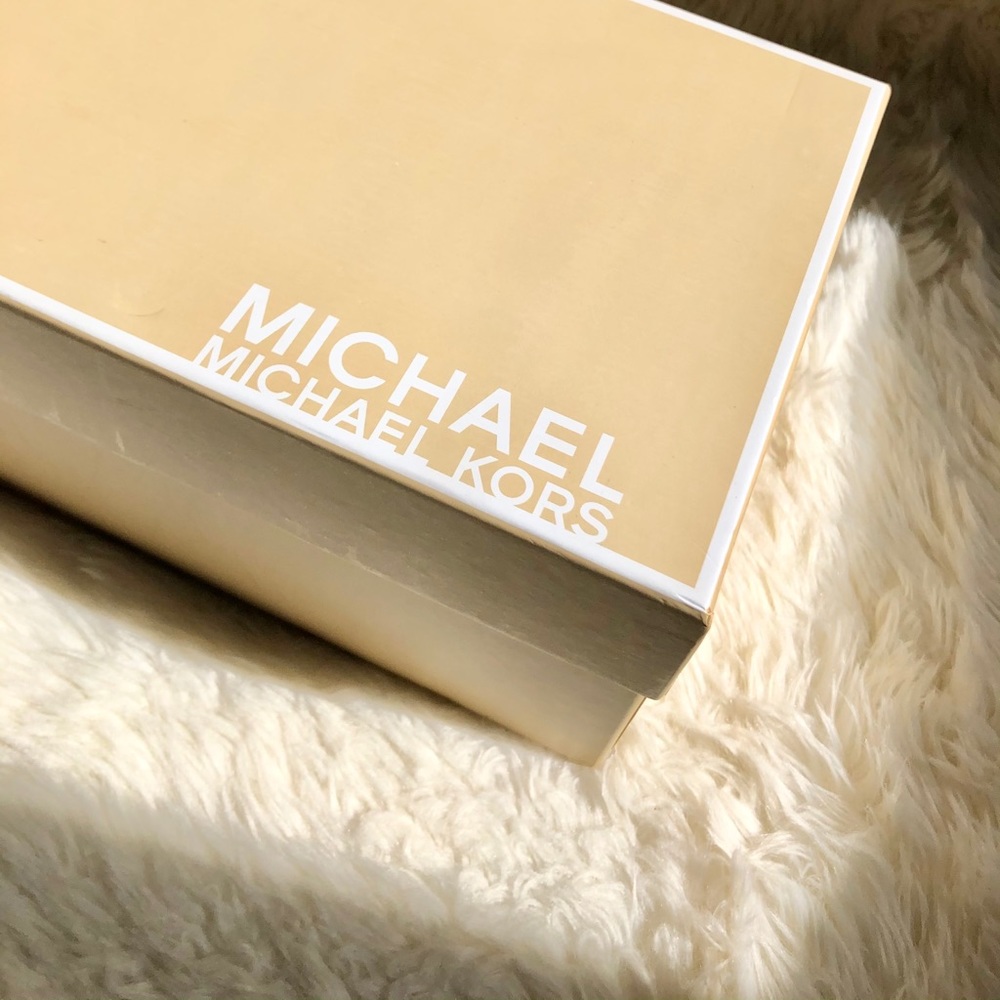 Michael Kors, Fulton Moccasin Flats - Picture 10 of 10